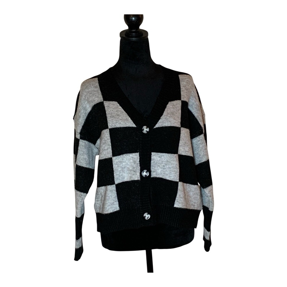 Industry black Gray checkered button front cardigan sweater size Medium -134